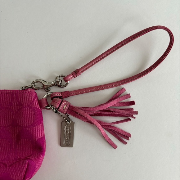 Y2K Coach wristlet with fringe tassel in hot pink logo - Picture 7 of 8